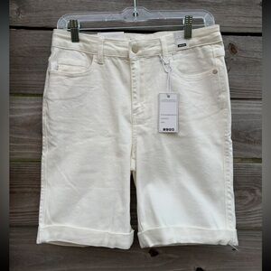 Judy Blue White Nondistressed Cuffed Bermuda Shorts size Large